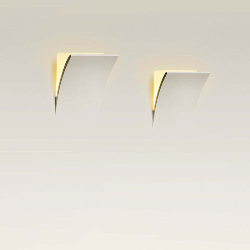 Aria Modern White Recessed LED Wall Lamp with Metal and Plaster Finish