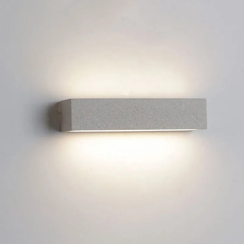 Fyra LED Outdoor Wall Light – Elegant Black & White Design