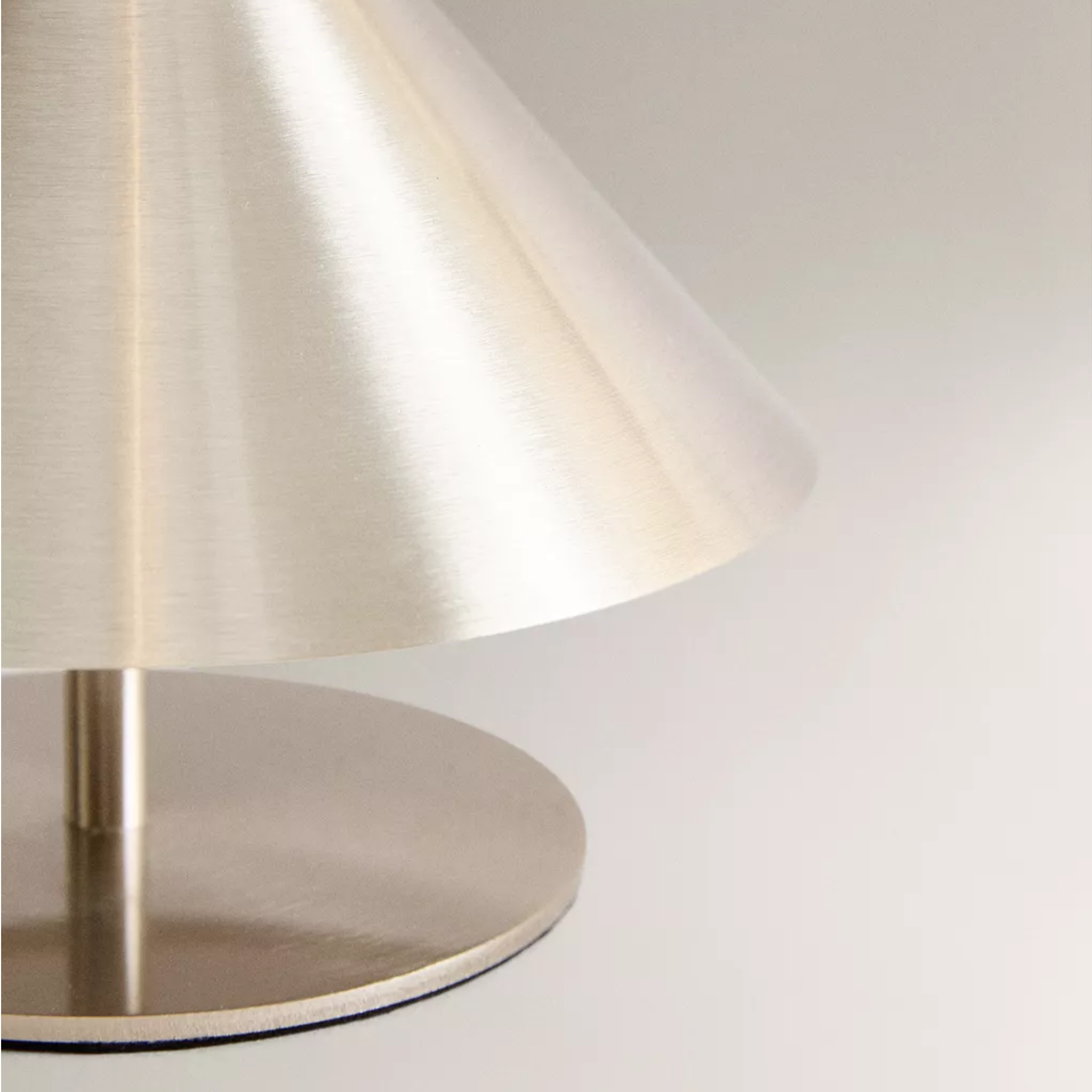 LumaPort Touch Glow Rechargeable Cordless LED Table Lamp Bedside Warm Ambient