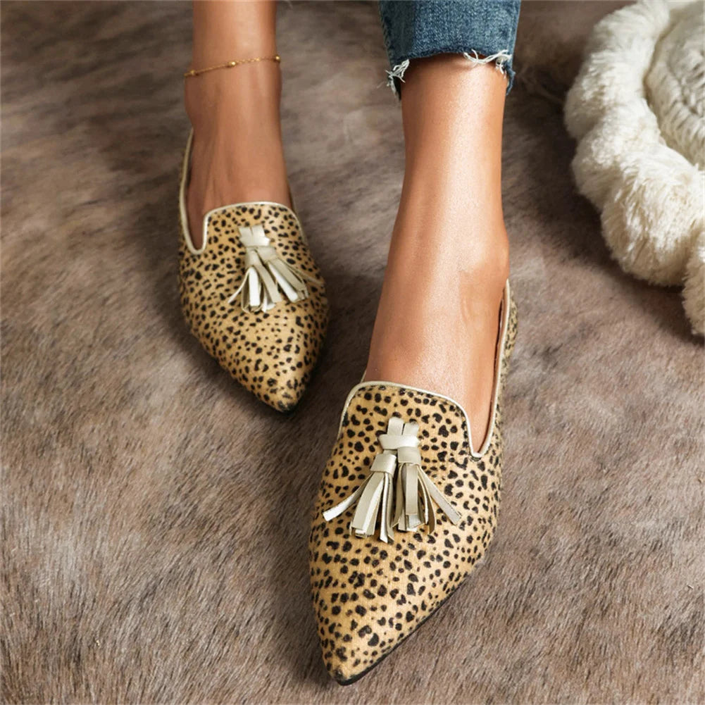Orthopedic-Inspired Soft Suede Leopard Pointed Loafers
