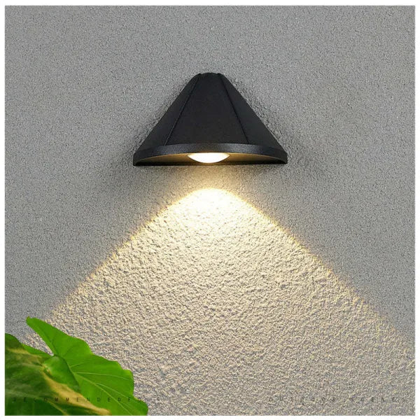 Ray Modern Black Cone-Shaped Metal Outdoor Wall Lamp