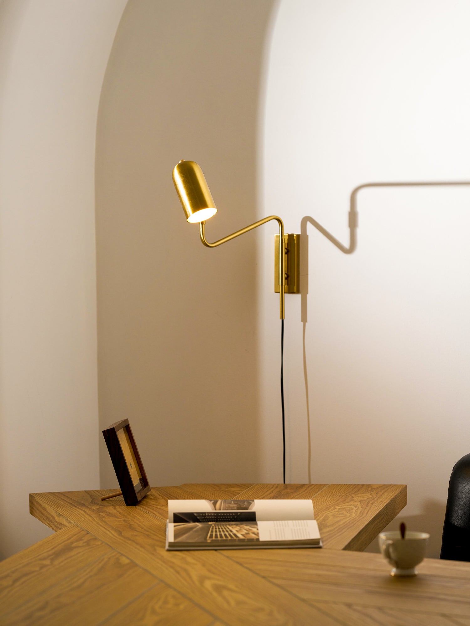Adjustable Arm Plug-In Wall Lamp Swing Arm Bedroom Living Room Bedside — Gold Black US Plug