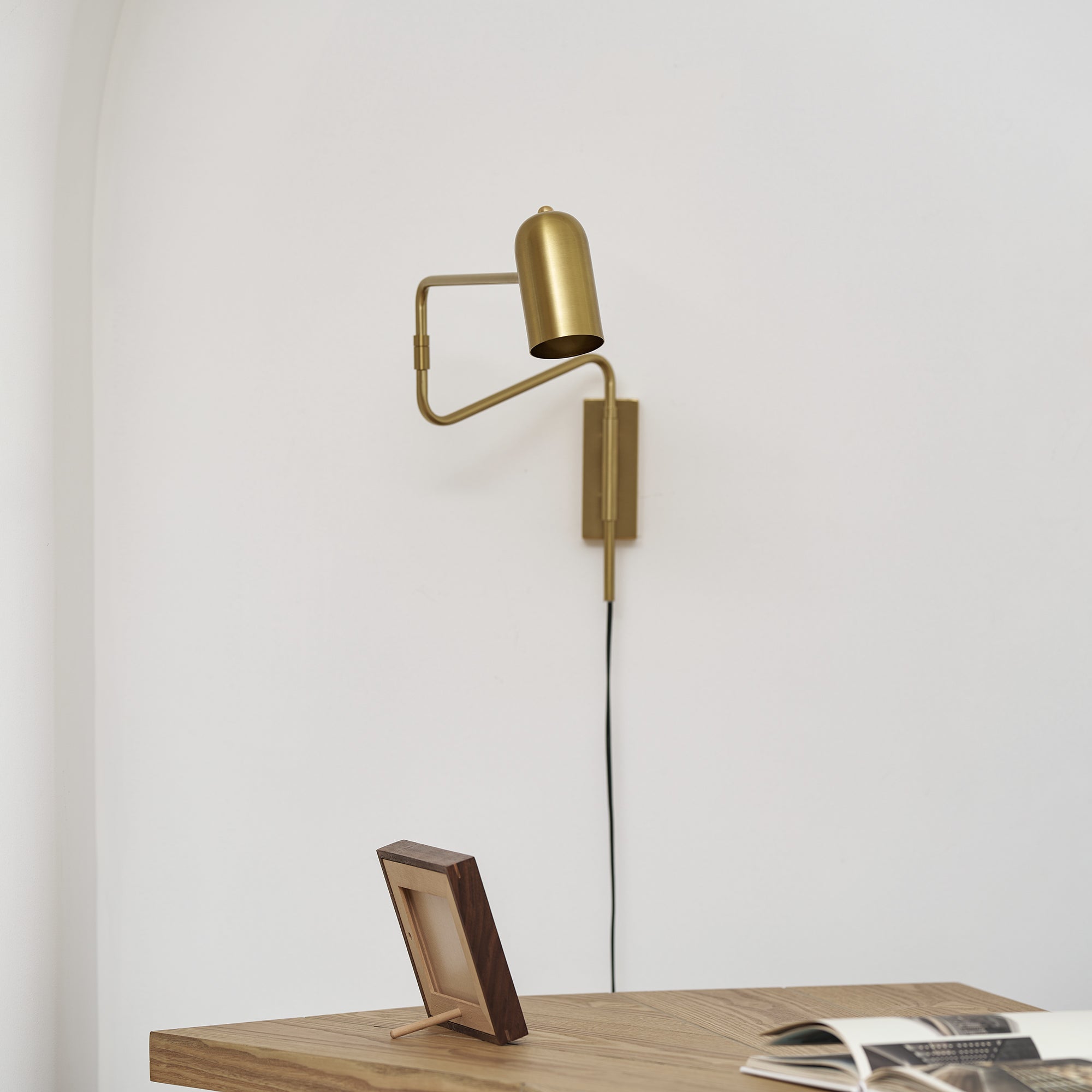 Adjustable Arm Plug-In Wall Lamp Swing Arm Bedroom Living Room Bedside — Gold Black US Plug