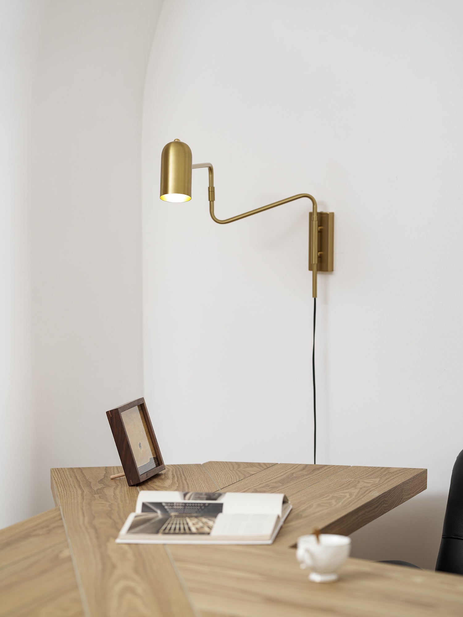Adjustable Arm Plug-In Wall Lamp Swing Arm Bedroom Living Room Bedside — Gold Black US Plug