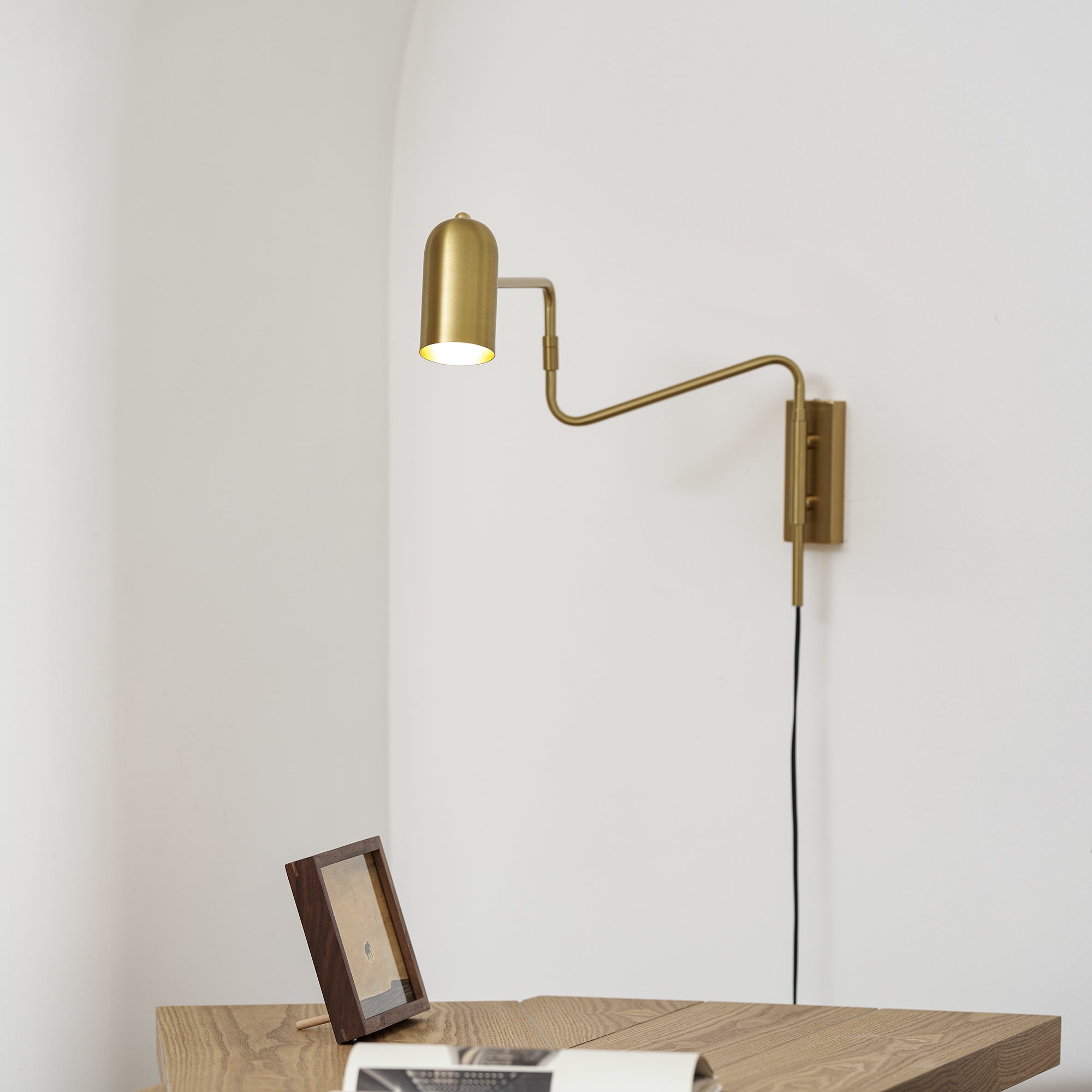 Adjustable Arm Plug-In Wall Lamp Swing Arm Bedroom Living Room Bedside — Gold Black US Plug