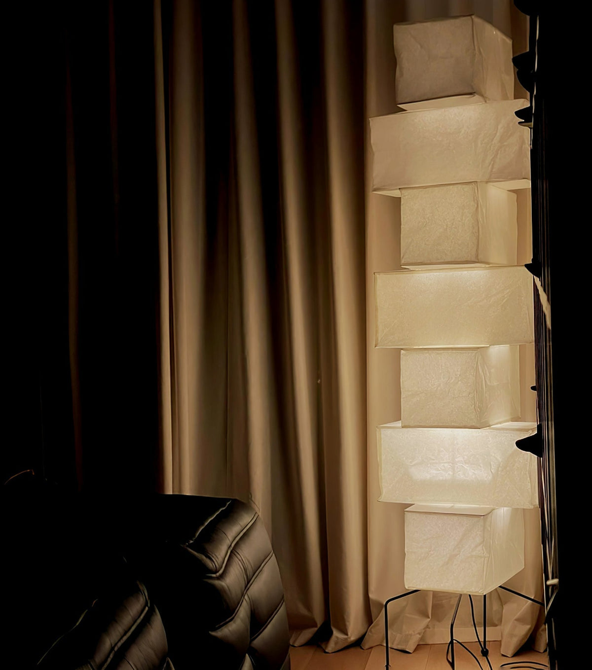 Decolune Sora Stacked Rice Paper Floor Lamp Black & White