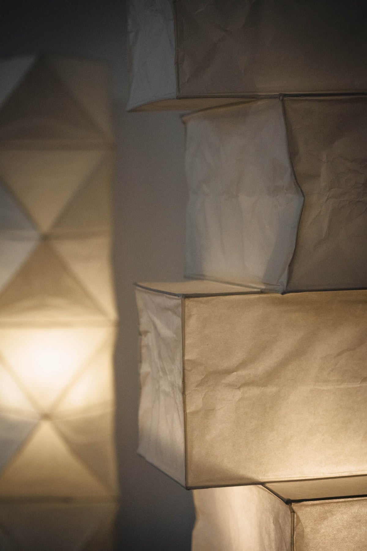 Decolune Sora Stacked Rice Paper Floor Lamp Black & White