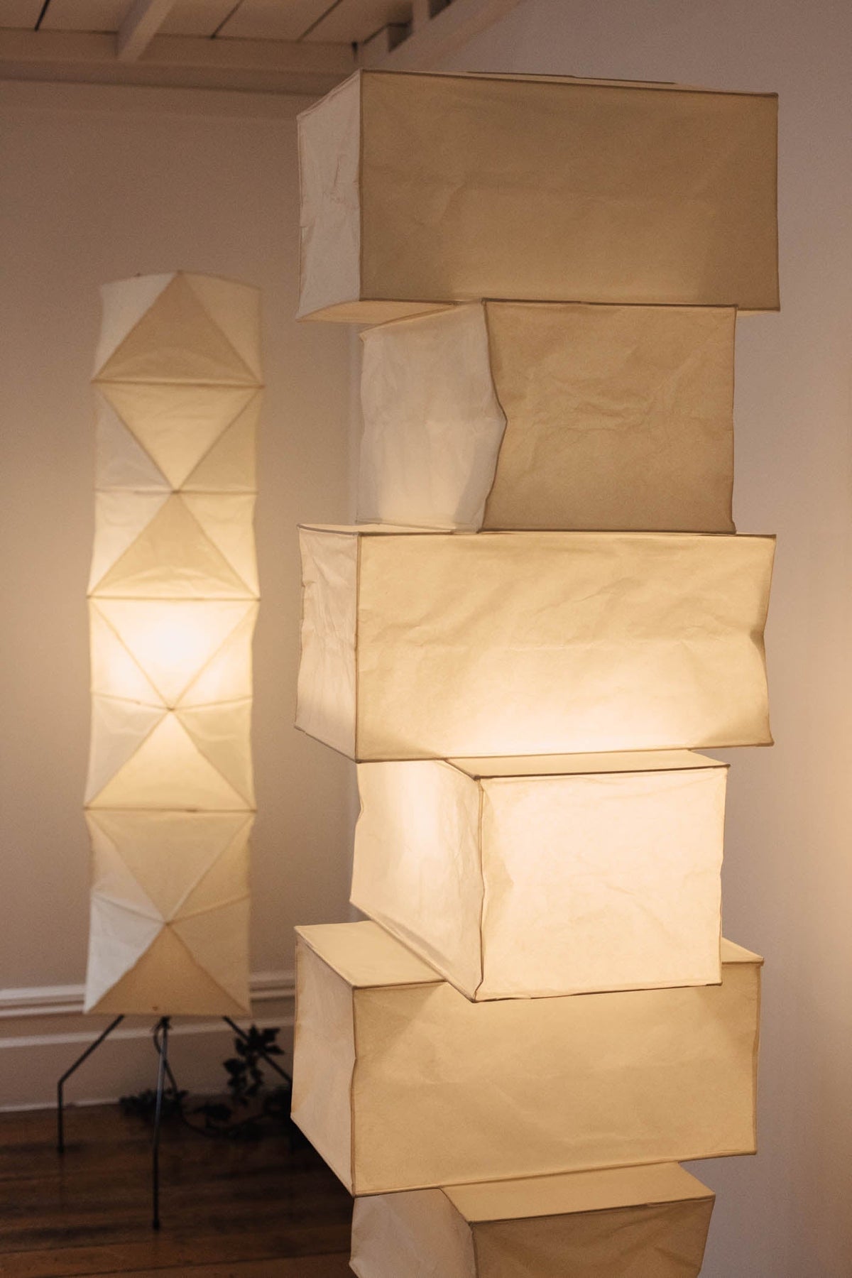 Decolune Sora Stacked Rice Paper Floor Lamp Black & White