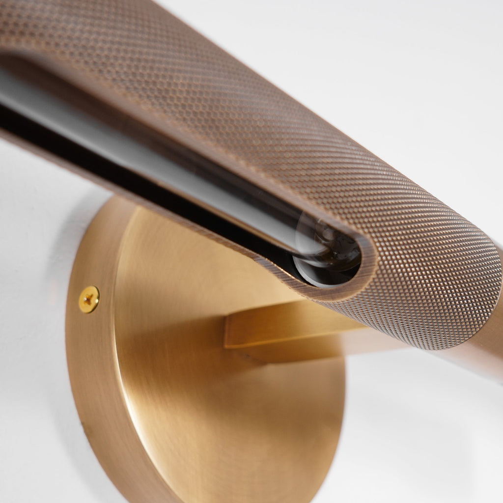 Solvain Modern Brass LED Wall Sconce – Elegant Contemporary Lighting