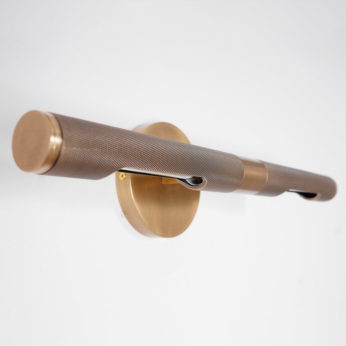 Solvain Modern Brass LED Wall Sconce – Elegant Contemporary Lighting