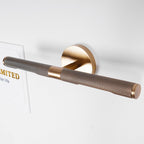 Solvain Modern Brass LED Wall Sconce – Elegant Contemporary Lighting
