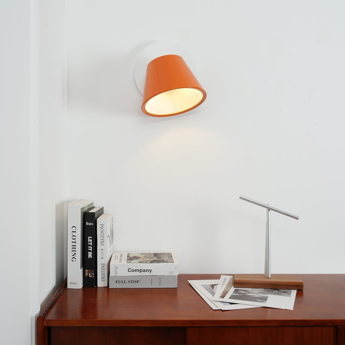 Fivra Modern Dual-Shade Wall Lamp