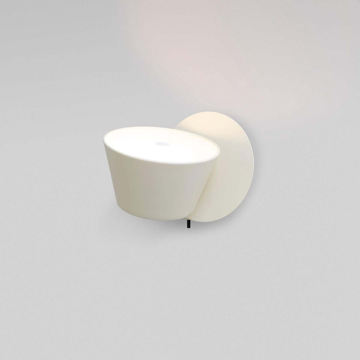 Fivra Modern Dual-Shade Wall Lamp