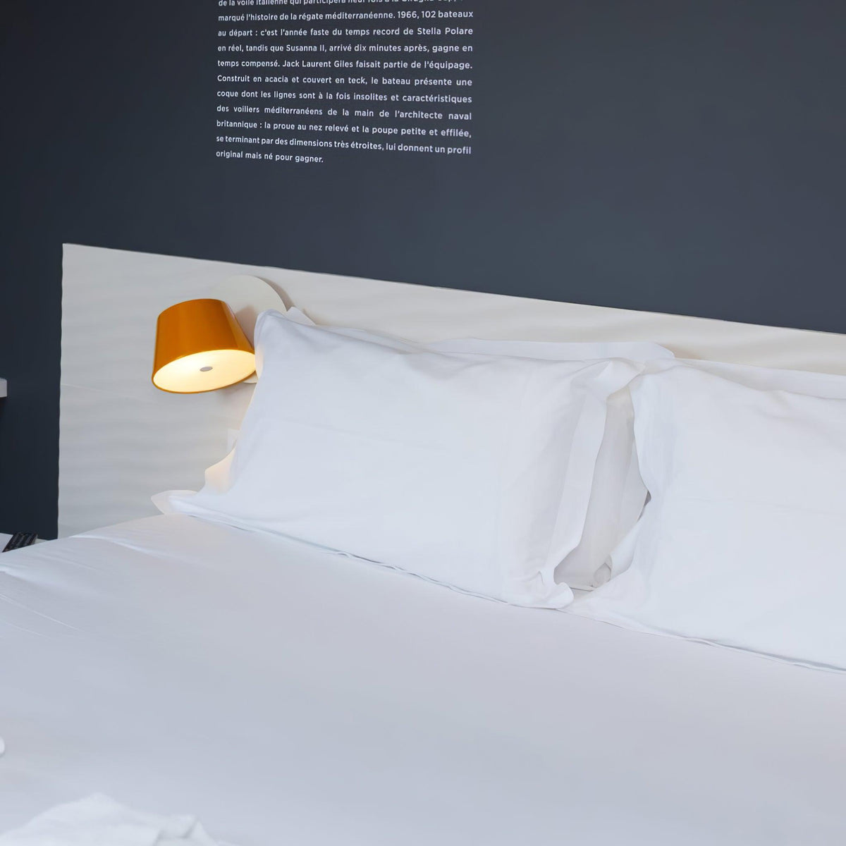 Fivra Modern Dual-Shade Wall Lamp