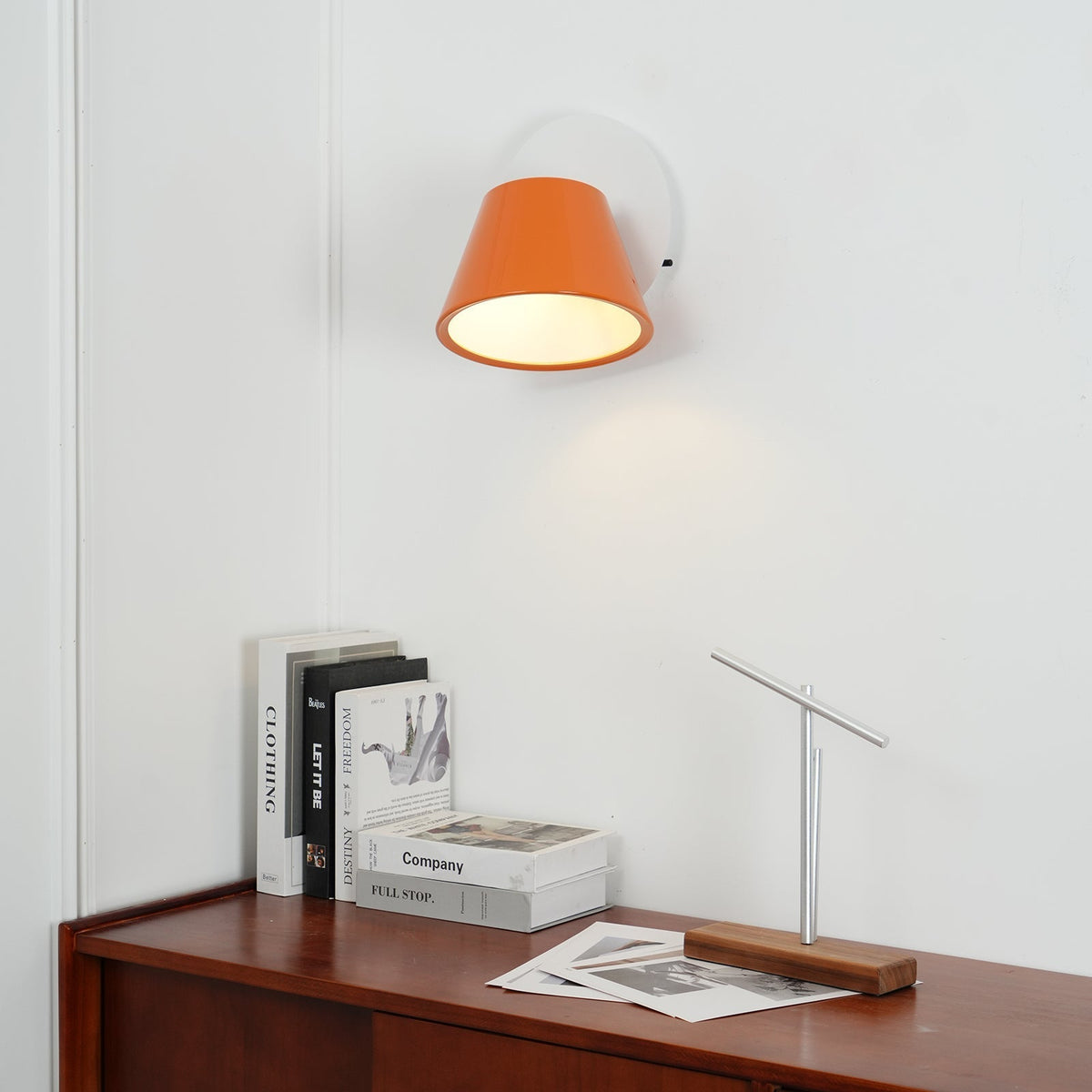 Fivra Modern Dual-Shade Wall Lamp