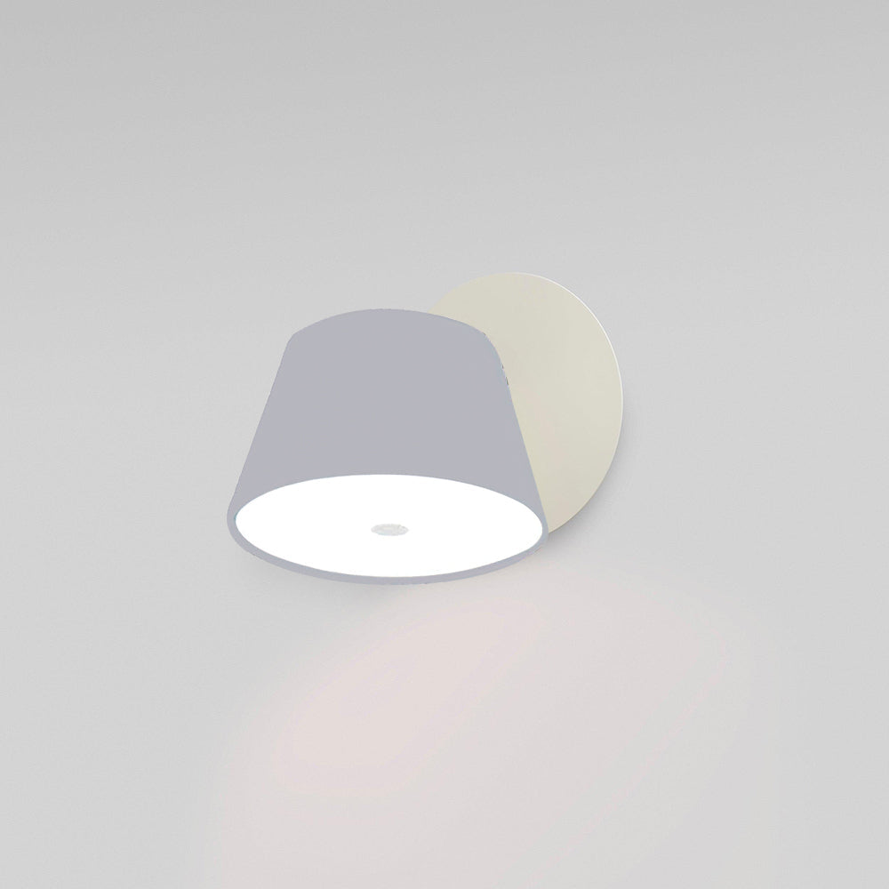 Fivra Modern Dual-Shade Wall Lamp