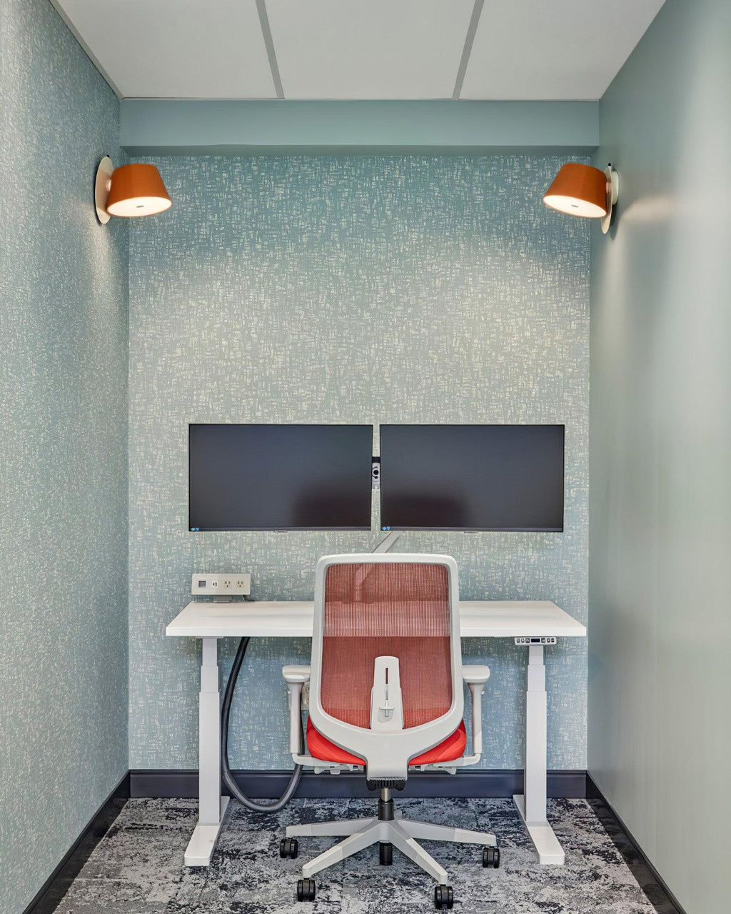 Fivra Modern Dual-Shade Wall Lamp