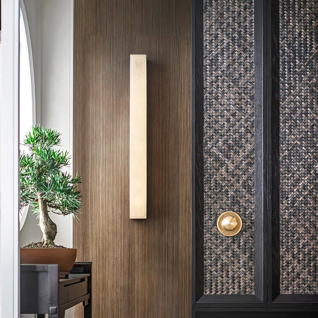 Isen Linear Wall Lamp – Elegant Brass & Alabaster Lighting