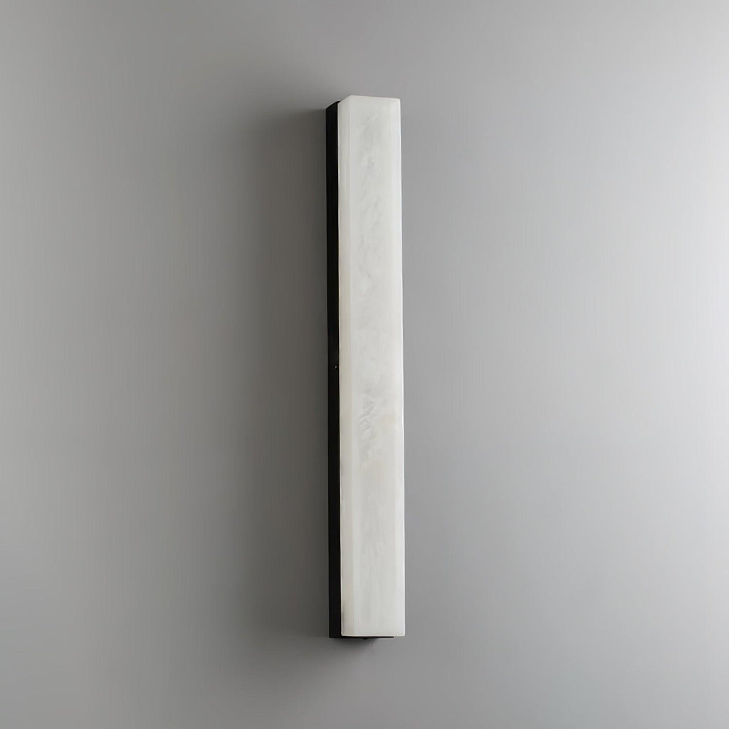 Isen Linear Wall Lamp – Elegant Brass & Alabaster Lighting