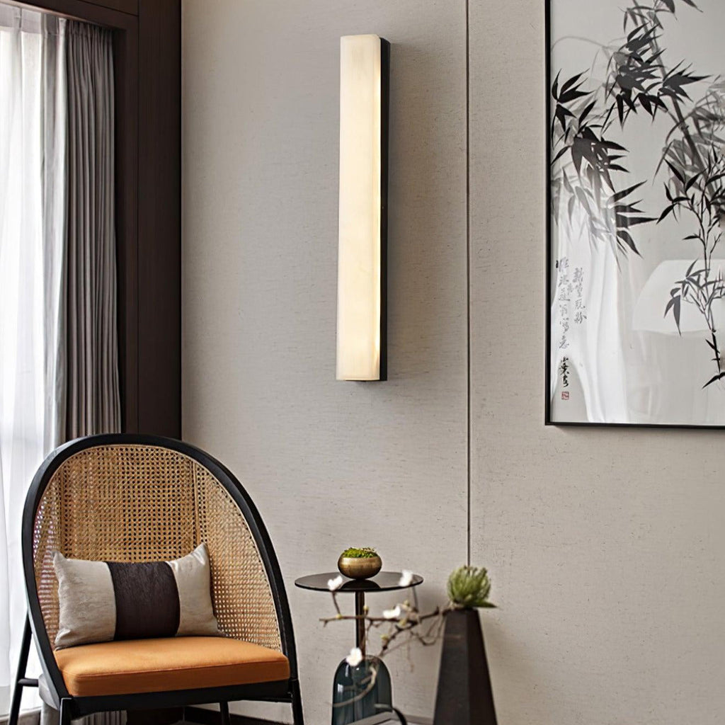 Isen Linear Wall Lamp – Elegant Brass & Alabaster Lighting