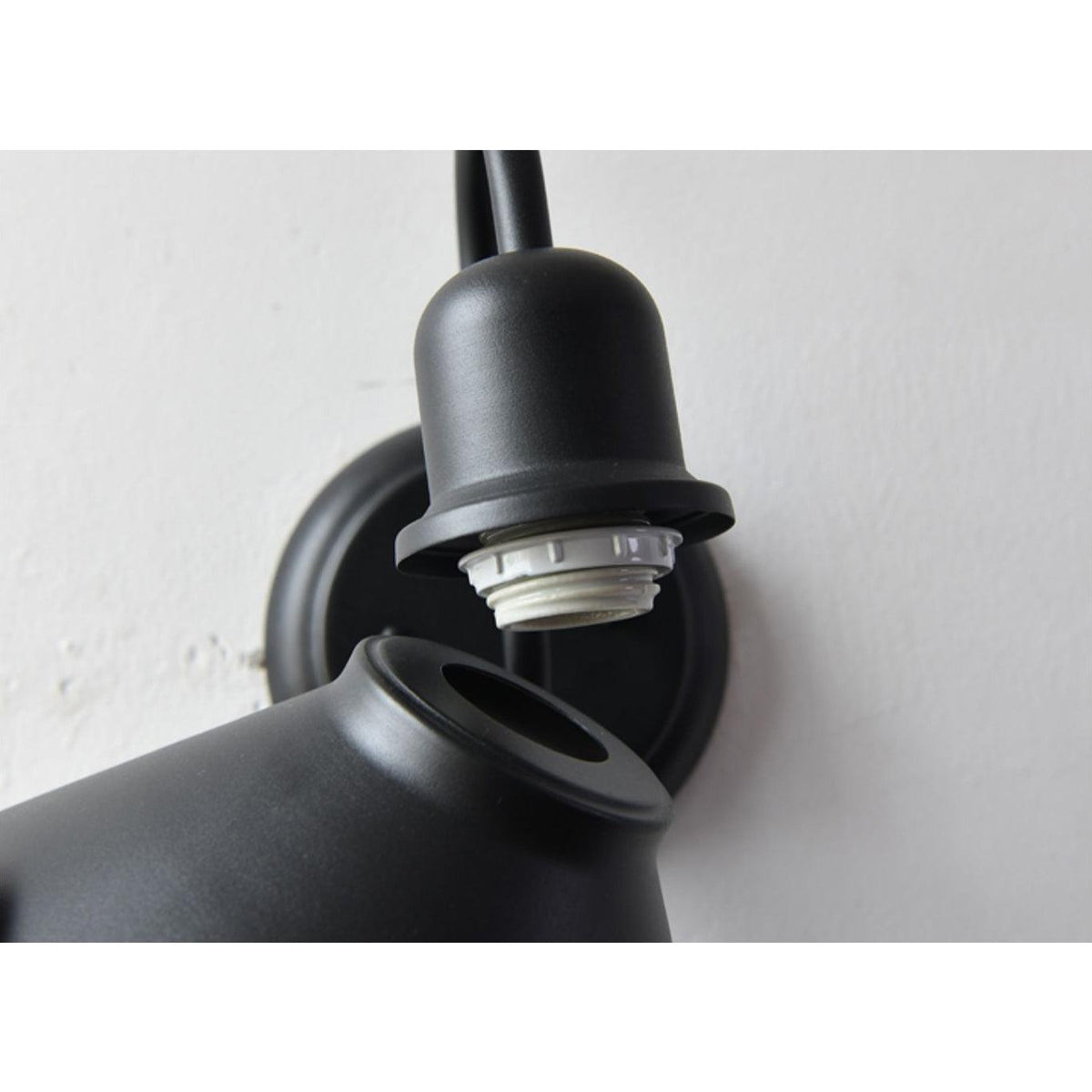 Ray Vintage Cone-Shaped Outdoor Wall Lamp