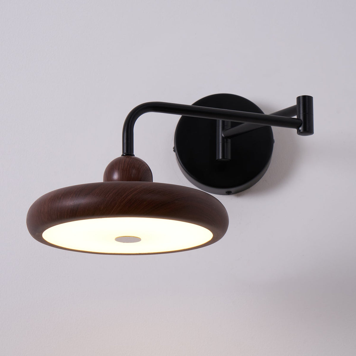 Nella Wooden Wall Light – Stylish Natural Wood Wall Sconce for a Warm, Modern Home