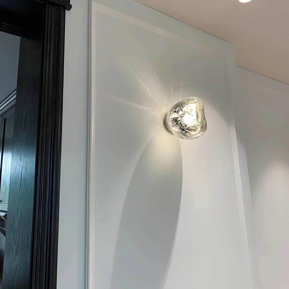 Auden Amber Glass Wall Lamp – Elegant Warm Glow Lighting for Stylish Interiors