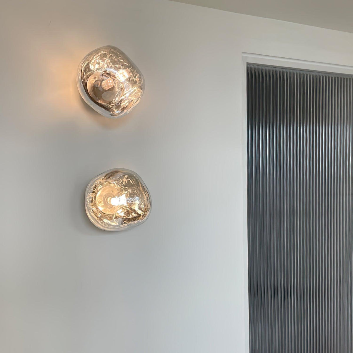 Auden Amber Glass Wall Lamp – Elegant Warm Glow Lighting for Stylish Interiors