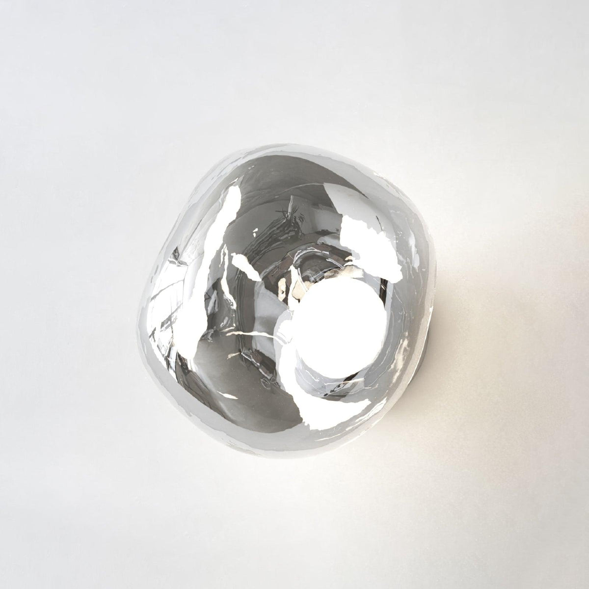 Auden Amber Glass Wall Lamp – Elegant Warm Glow Lighting for Stylish Interiors