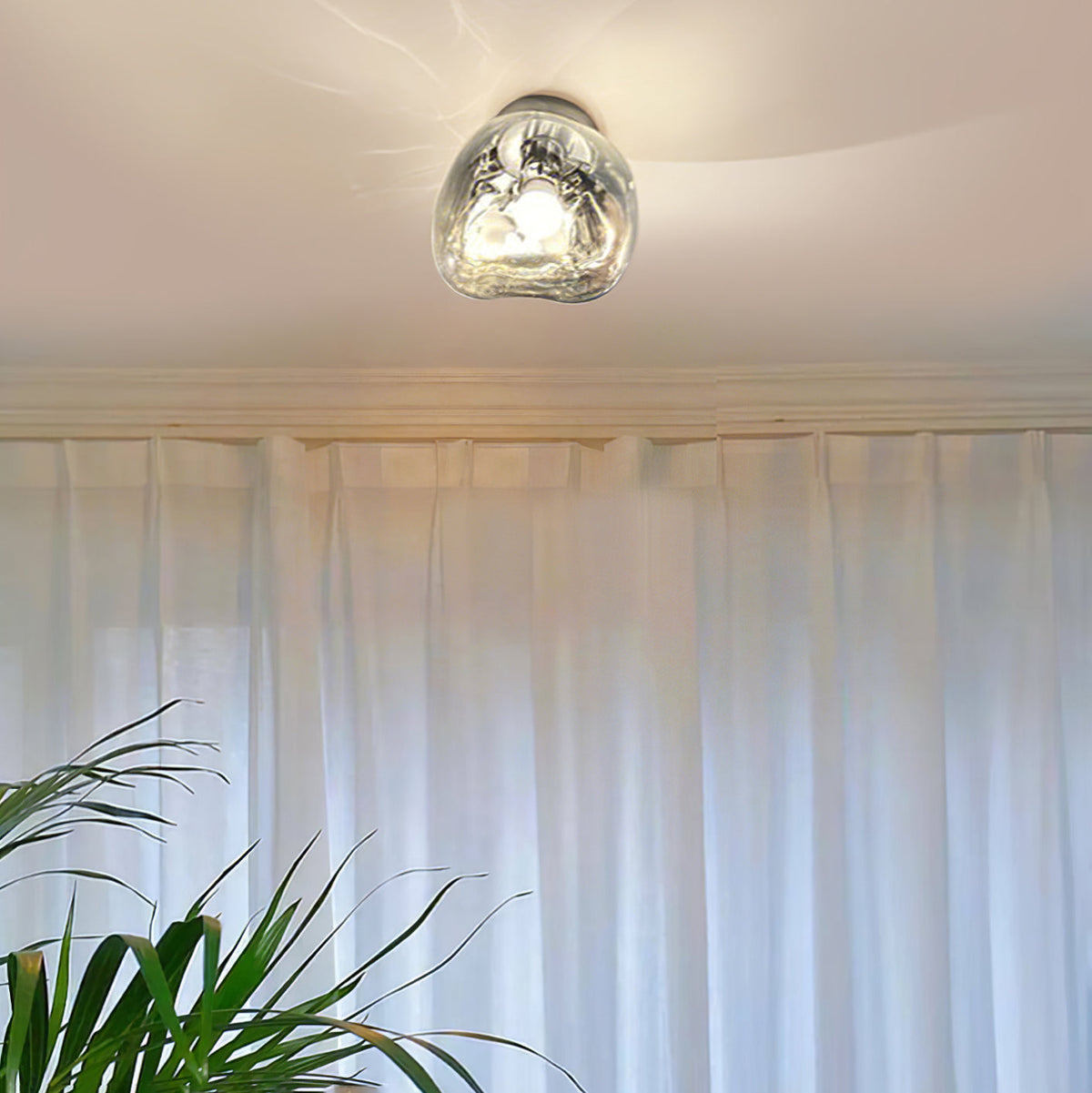 Auden Amber Glass Wall Lamp – Elegant Warm Glow Lighting for Stylish Interiors