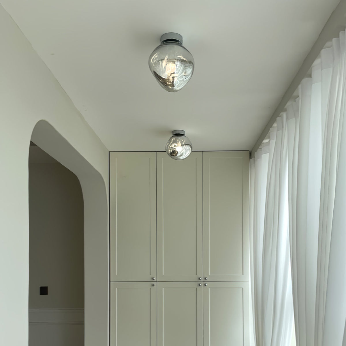 Auden Amber Glass Wall Lamp – Elegant Warm Glow Lighting for Stylish Interiors