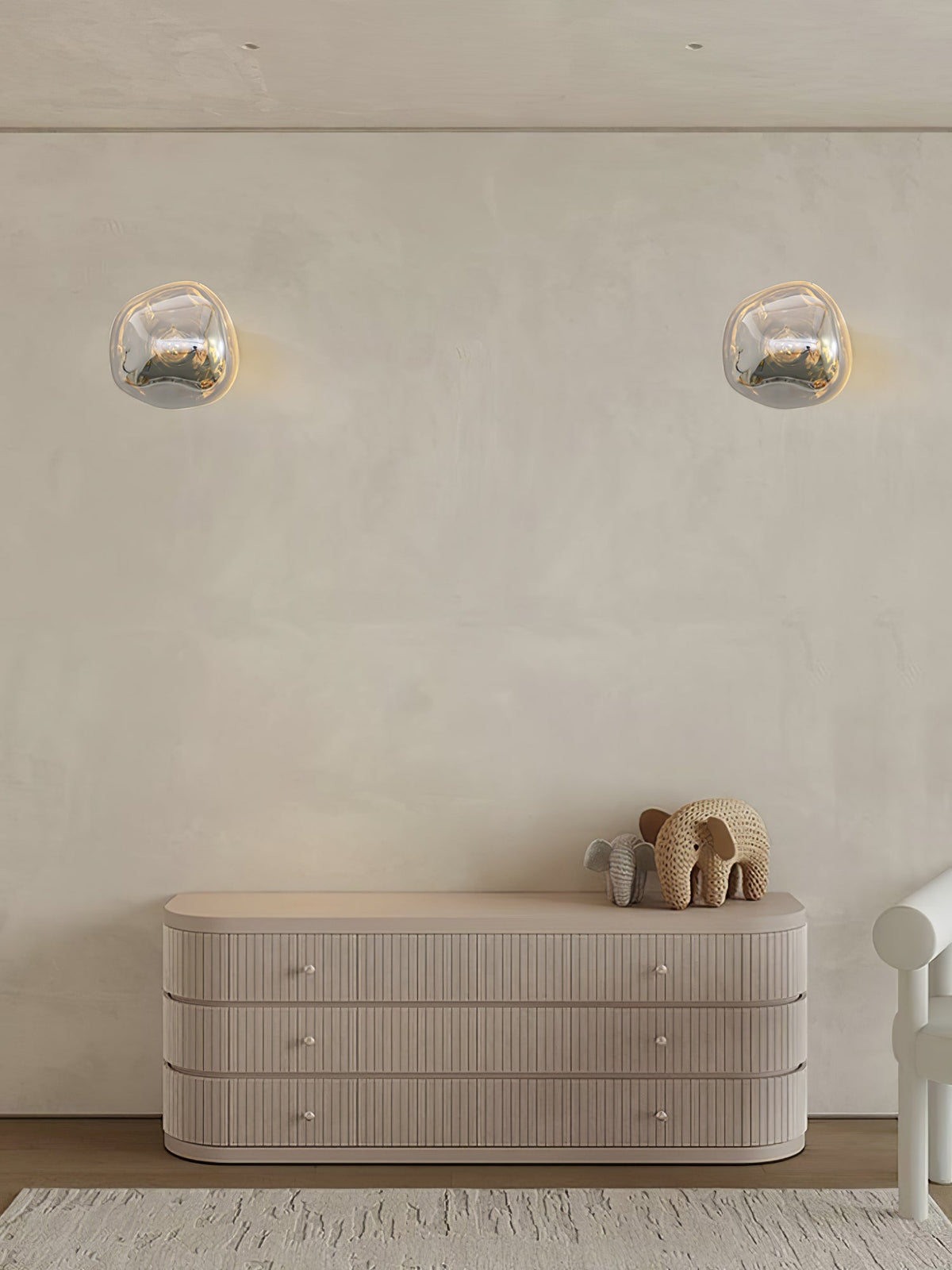 Auden Amber Glass Wall Lamp – Elegant Warm Glow Lighting for Stylish Interiors