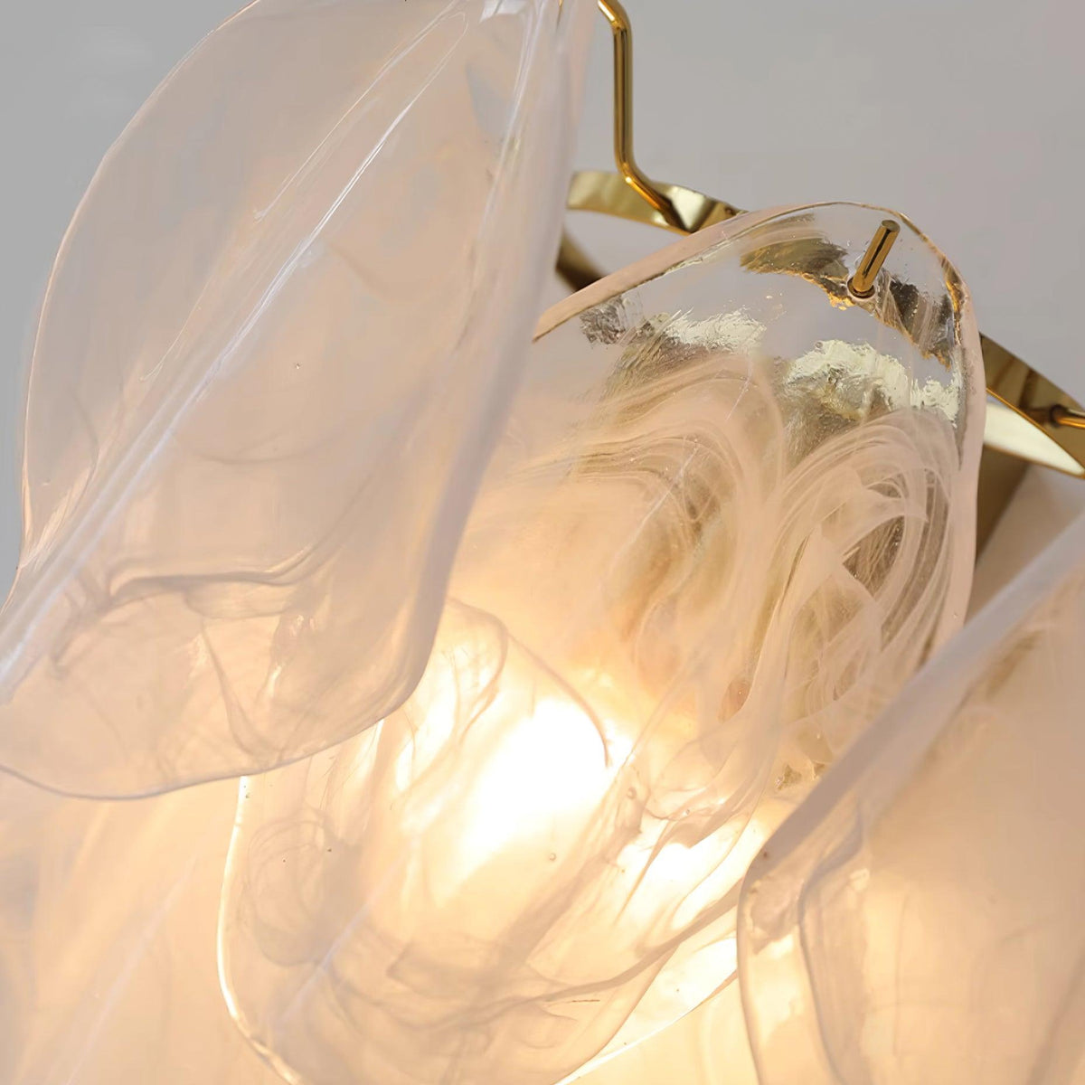 Evelo Petal Glass Wall Lamp – Elegant Floral Accent Lighting
