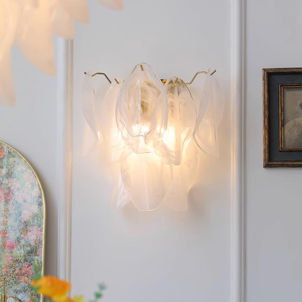 Evelo Petal Glass Wall Lamp – Elegant Floral Accent Lighting
