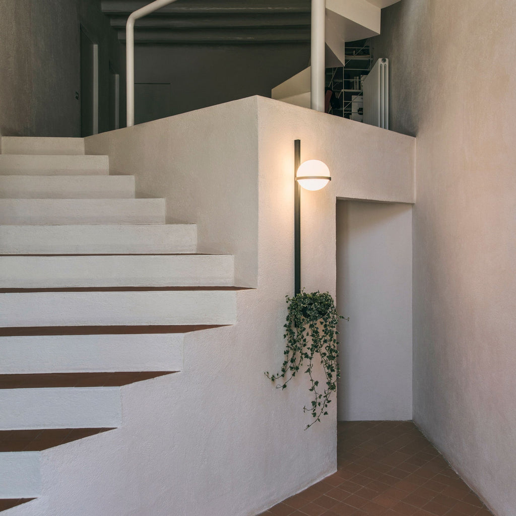 Ray Indoor & Outdoor Wall Light – Stylish Weather-Resistant Lighting for Any Space