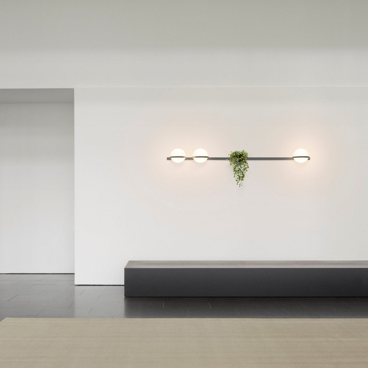 Ray Indoor & Outdoor Wall Light – Stylish Weather-Resistant Lighting for Any Space