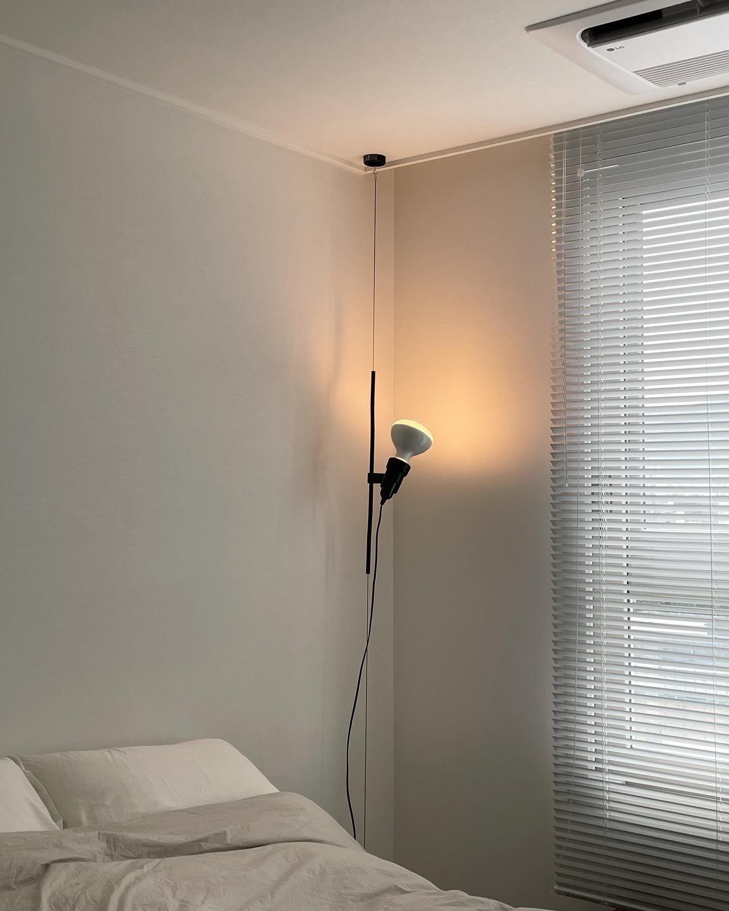 Floor-to-Ceiling Tension Cable Lamp Adjustable Spotlight LED Modern Living Room Bedroom Office — 4 Finishes
