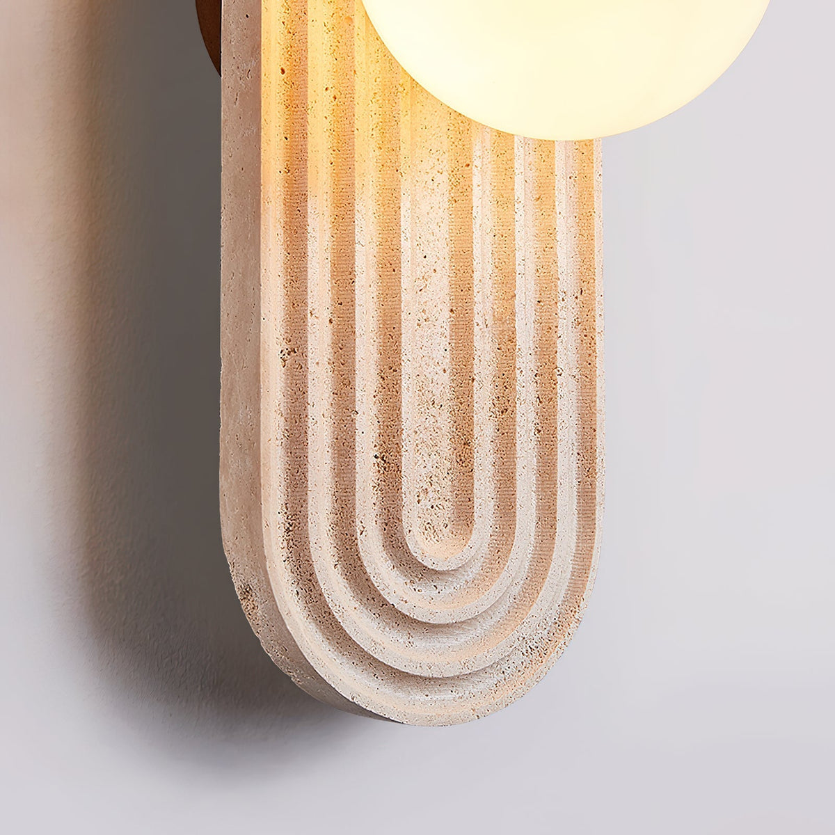 Pebivo Elegant Travertine Wall Lamp – Modern Natural Stone Sconce