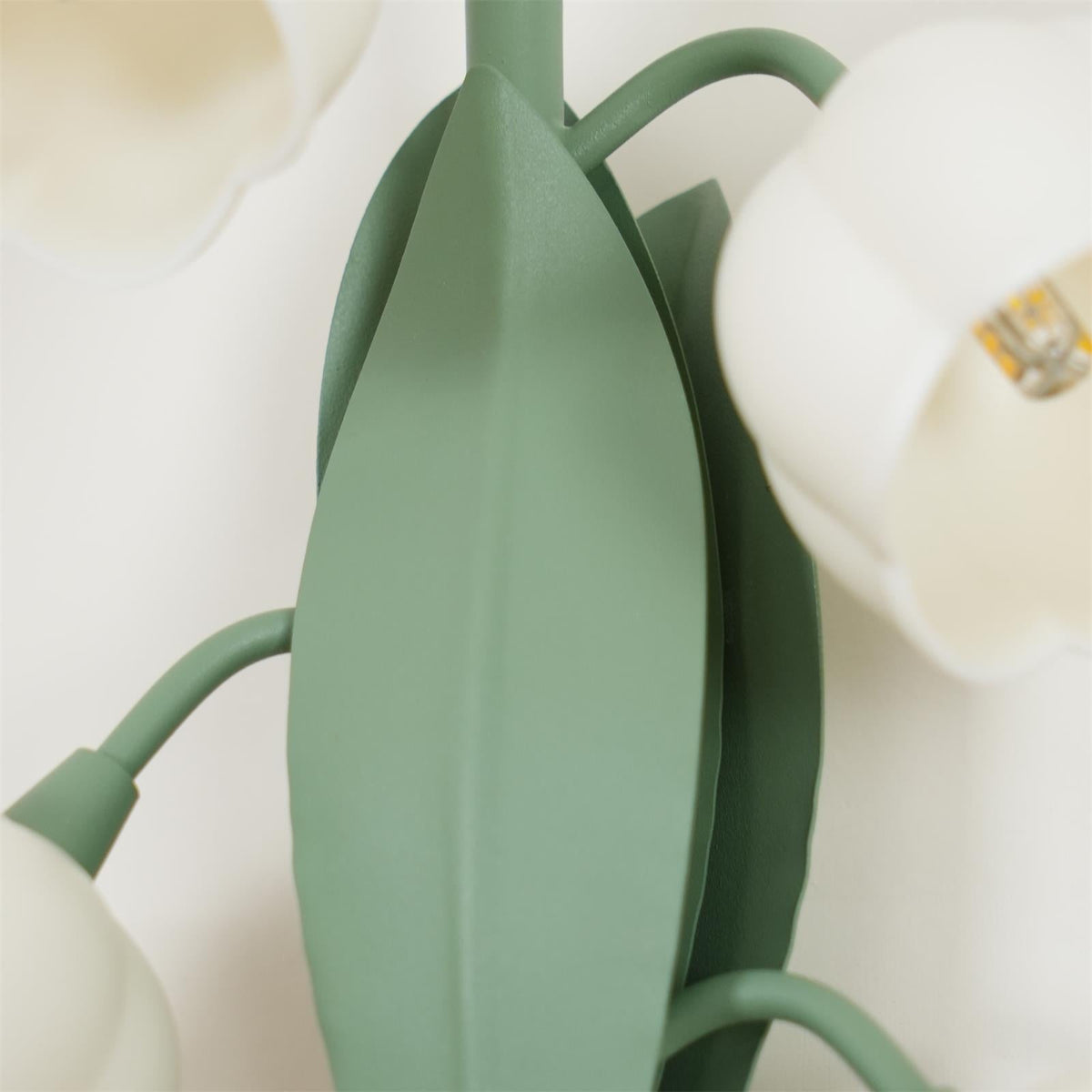 Aelis Natural Orchid Wall Lamp – Elegant Indoor Botanical Lighting