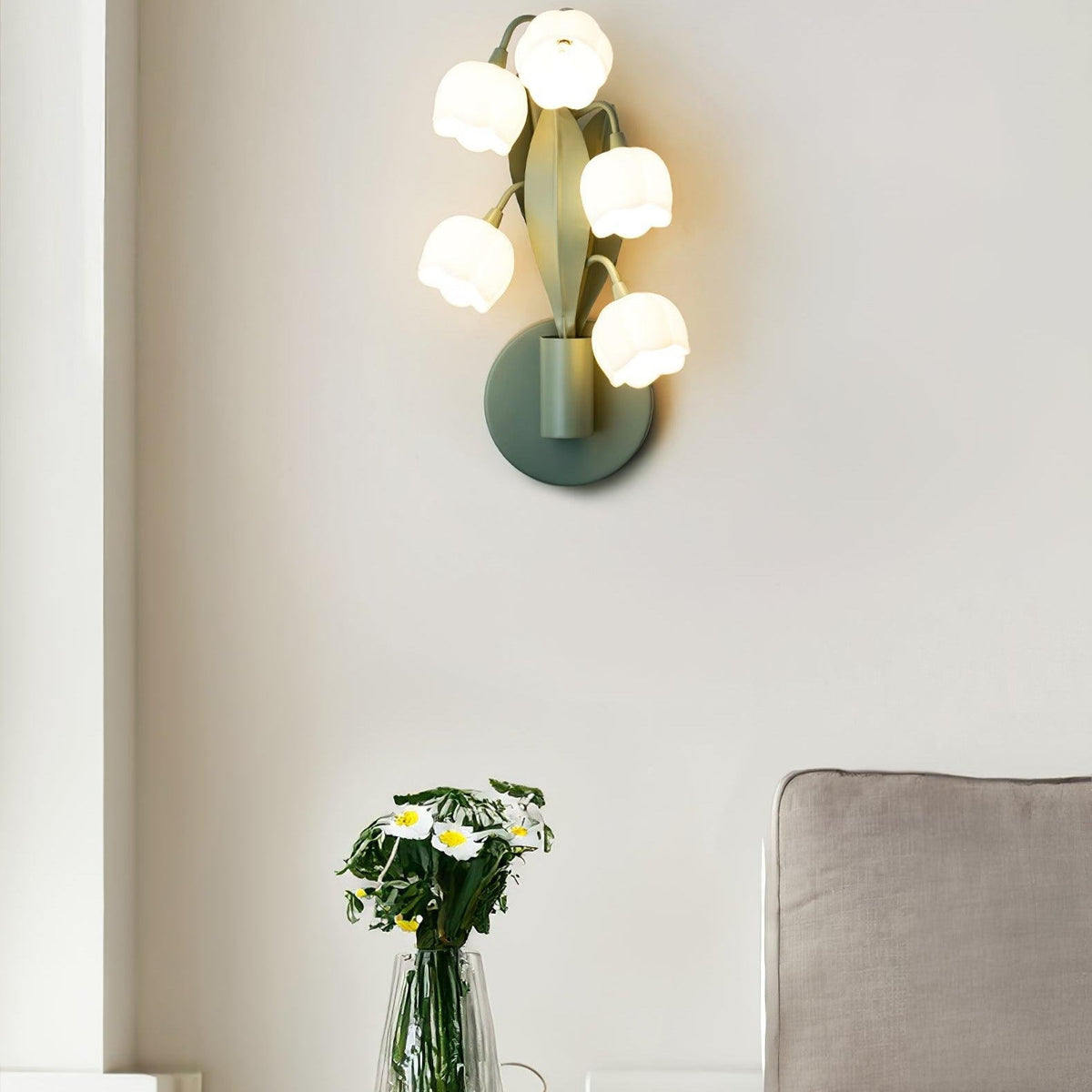 Aelis Natural Orchid Wall Lamp – Elegant Indoor Botanical Lighting
