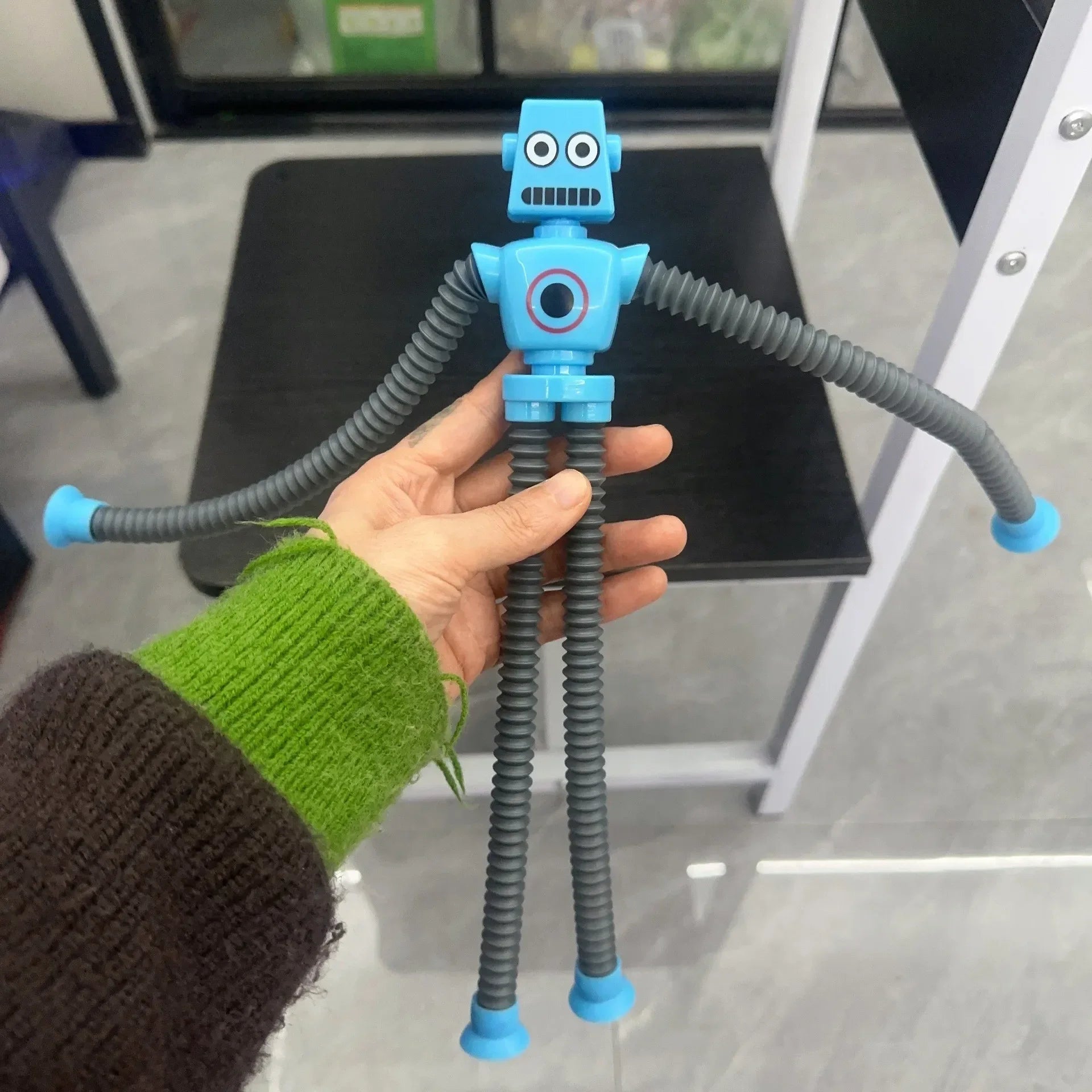 2pcs Stretch Tube Robot Toy – Educational Suction Cup Sensory Decompression Toy