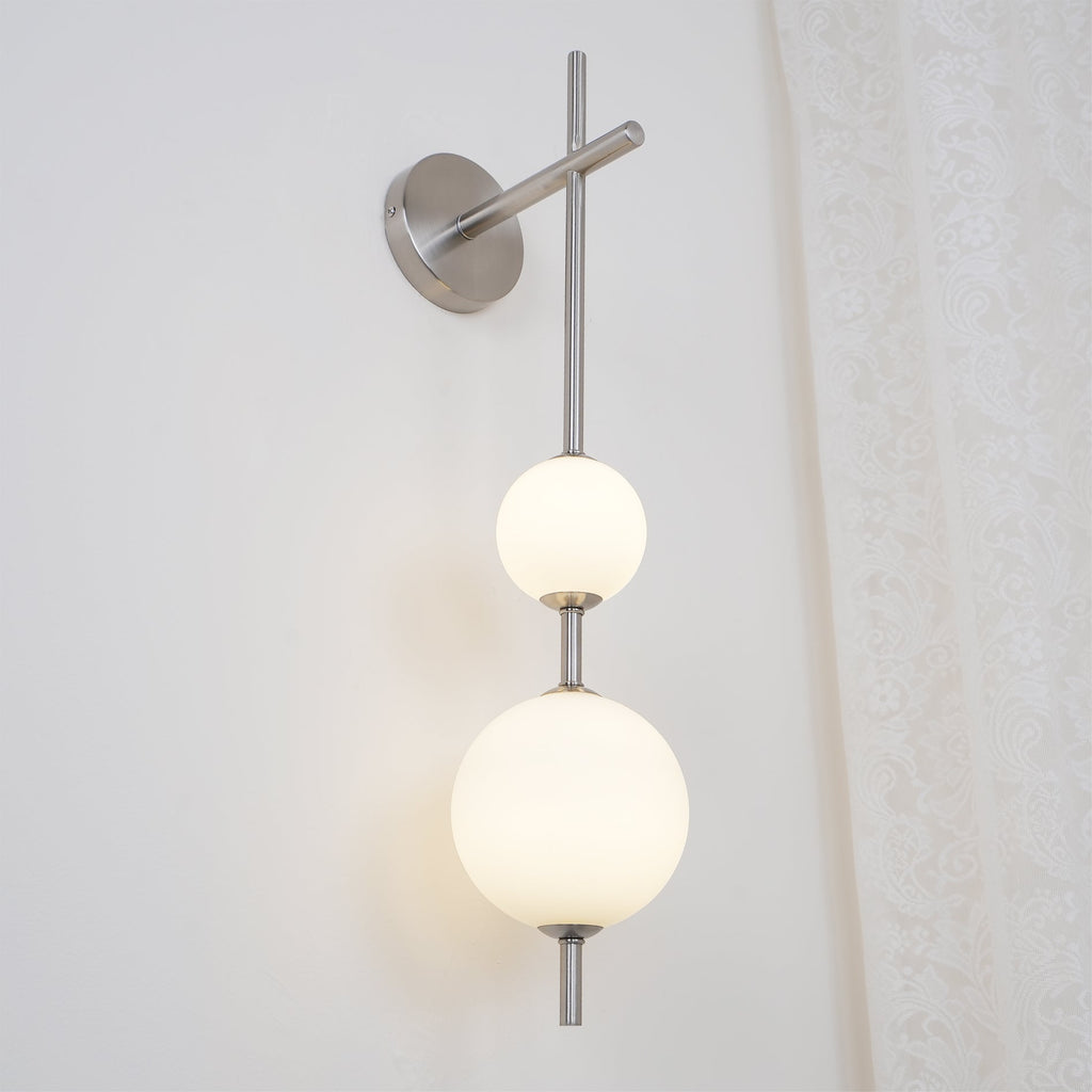Cerin Vertical Globe Wall Lamp – Elegant Modern Lighting for Stylish Interiors