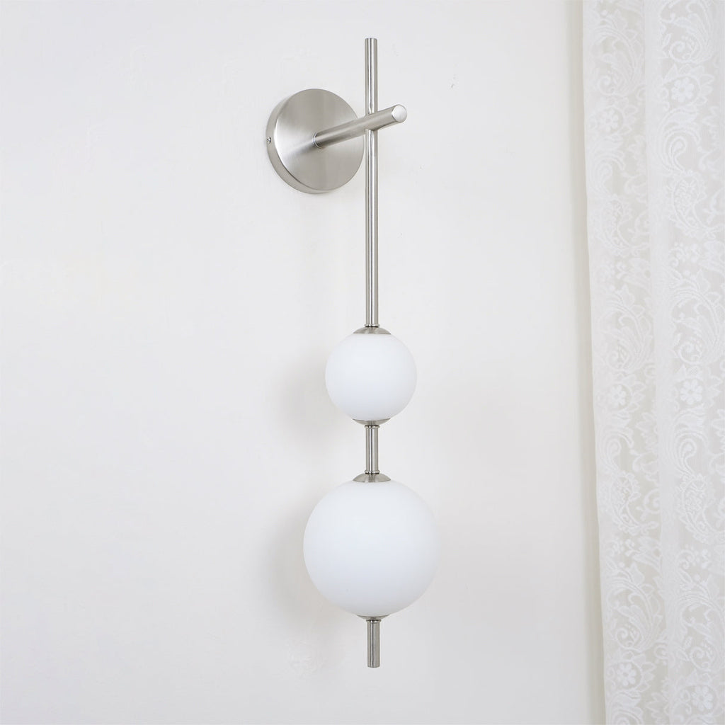 Cerin Vertical Globe Wall Lamp – Elegant Modern Lighting for Stylish Interiors