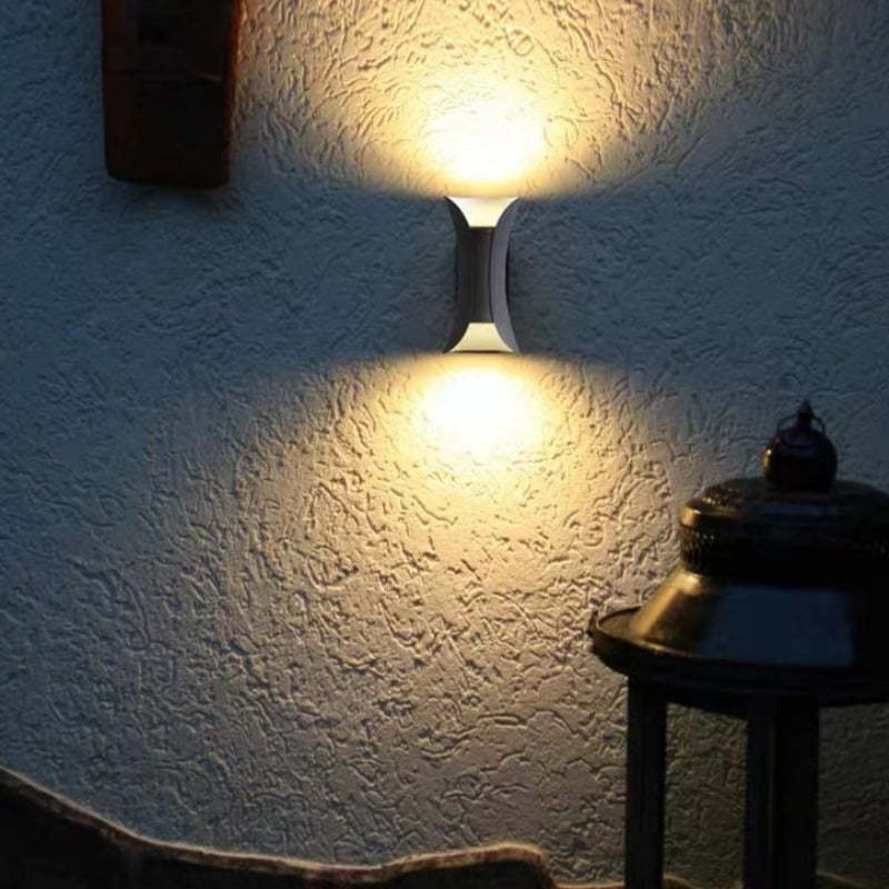 Noxel Curved Outdoor LED Wall Light – Stylish Wall-Mounted Lamp